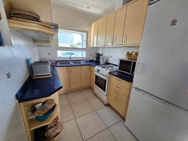 4 makuuhuone Huvila myytävänä paikassa Empuriabrava, Castelló d'Empúries mukana uima-altaan 
autotalli - 595 000 € (Ref: 9879363)