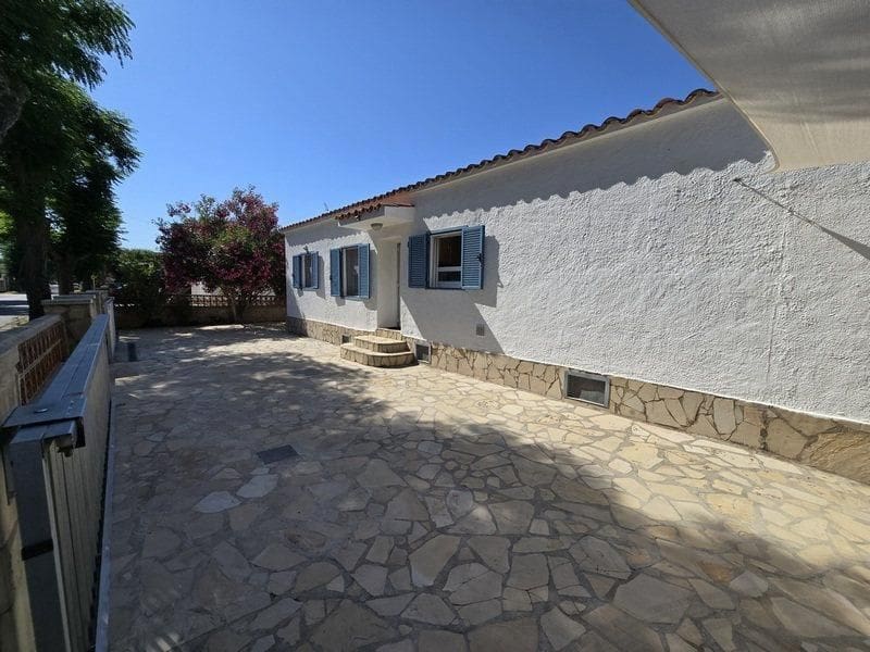4 sypialnia Willa na sprzedaż w Empuriabrava z basenem garażem - 595 000 € (Ref: 9879363)