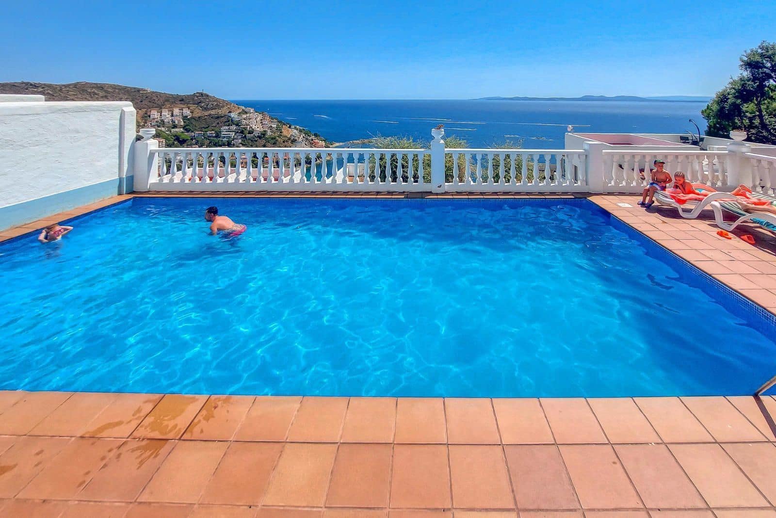 2 quarto Apartamento de Praia para venda em Roses com piscina garagem - 305 000 € (Ref: 9879365)