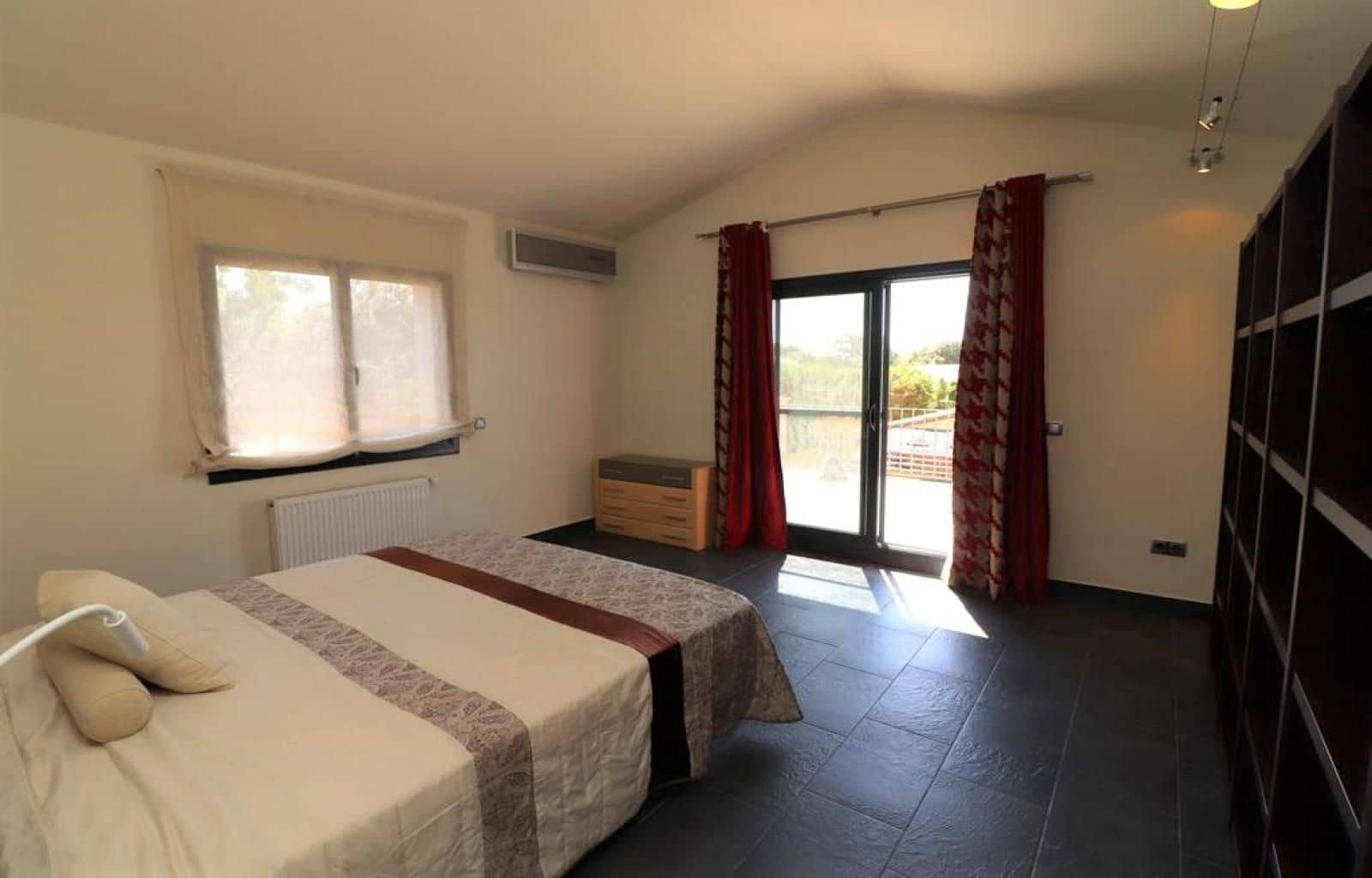 4 bedroom Villa for sale in Peralada with pool garage - € 950,000 (Ref: 9879366)