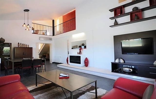 4 slaapkamer Villa te koop in Peralada met zwembad garage - € 950.000 (Ref: 9879366)