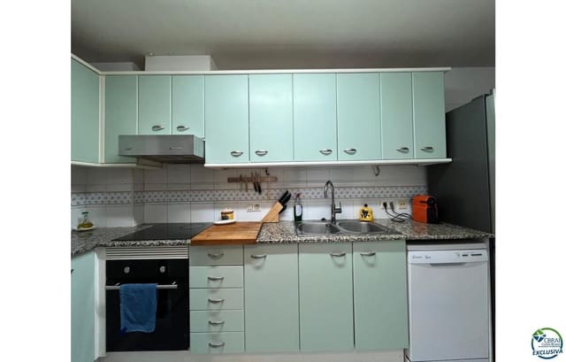 Piso de 4 habitaciones en Figueres en venta con garaje - 275.000 € (Ref: 9879367)