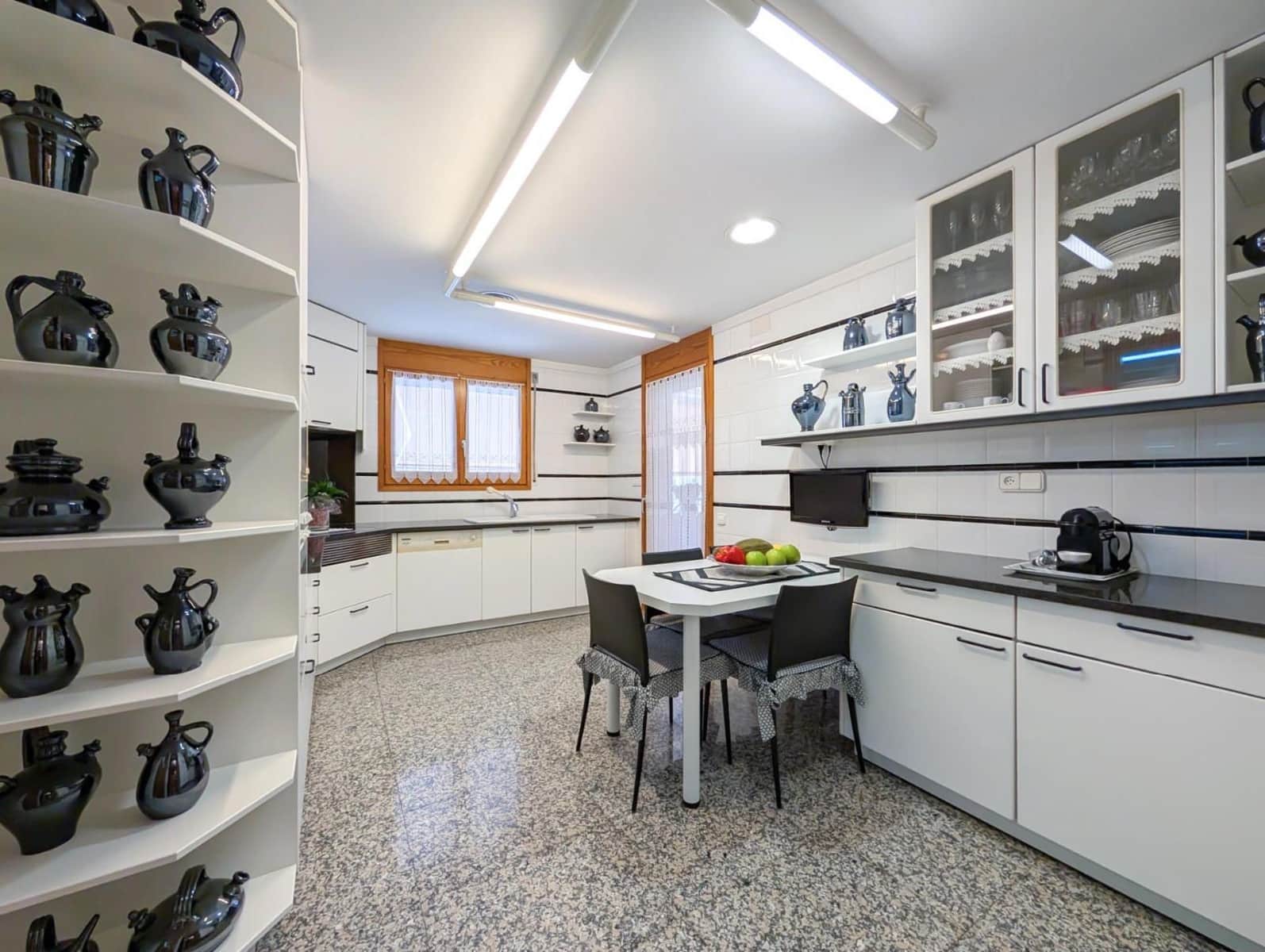 4 soverom Villa til salgs i Banyoles med svømmebasseng - € 798 000 (Ref: 9879374)