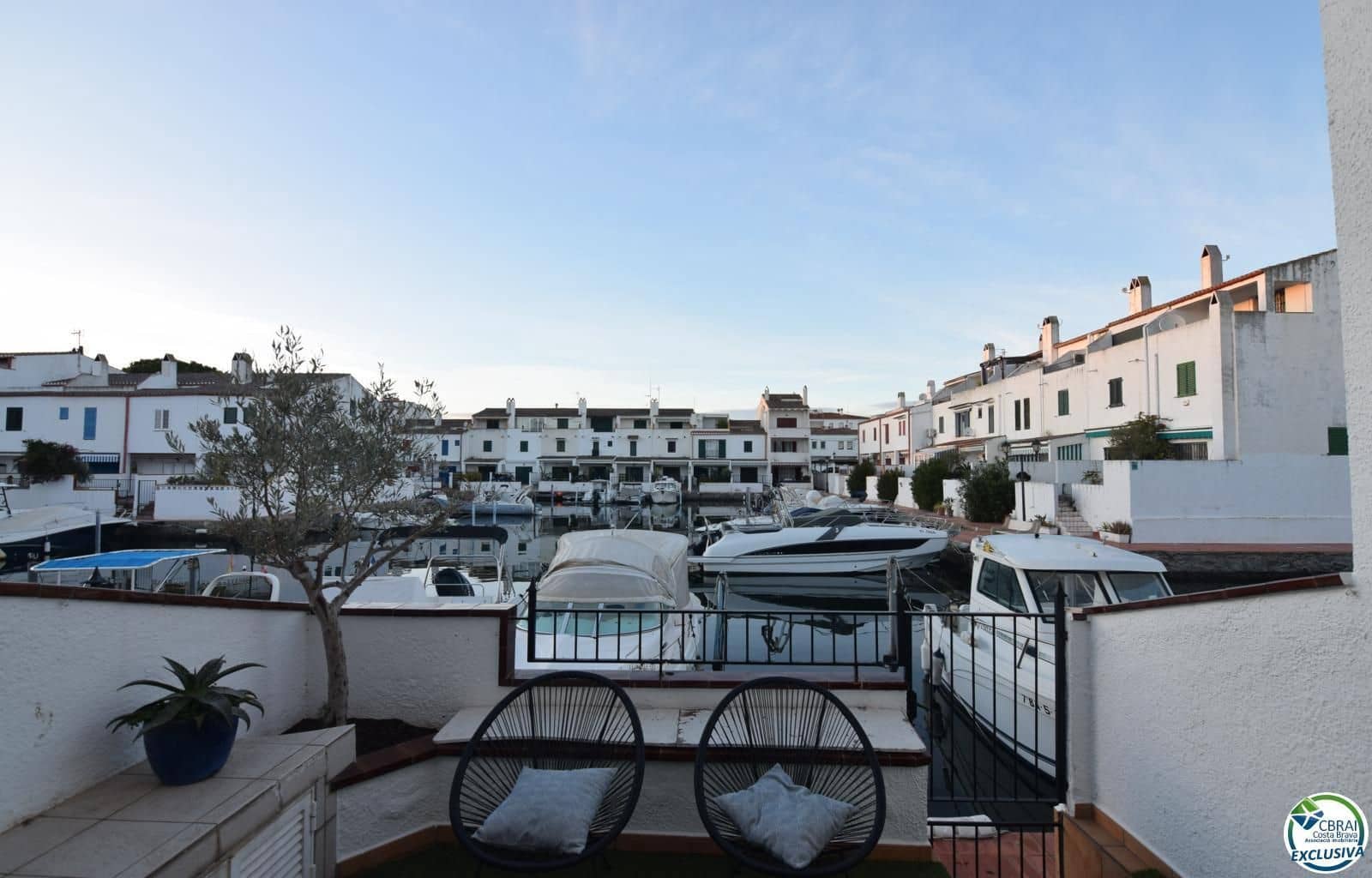 4 sypialnia Willa na sprzedaż w Empuriabrava z garażem - 455 000 € (Ref: 9879388)