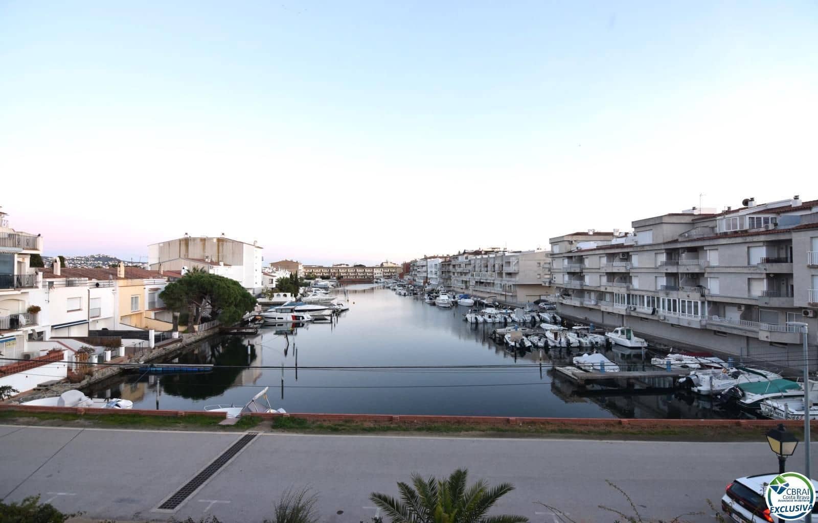 4 sypialnia Willa na sprzedaż w Empuriabrava z garażem - 455 000 € (Ref: 9879388)