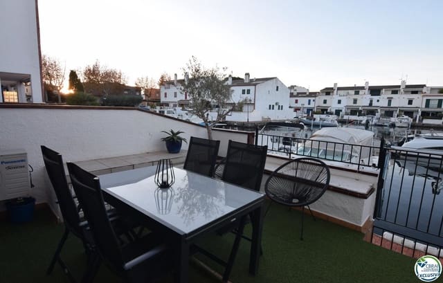 4 makuuhuone Huvila myytävänä paikassa Empuriabrava, Castelló d'Empúries mukana 
autotalli - 455 000 € (Ref: 9879388)