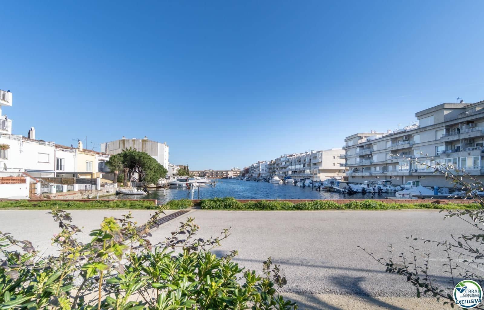 4 sypialnia Willa na sprzedaż w Empuriabrava z garażem - 455 000 € (Ref: 9879388)
