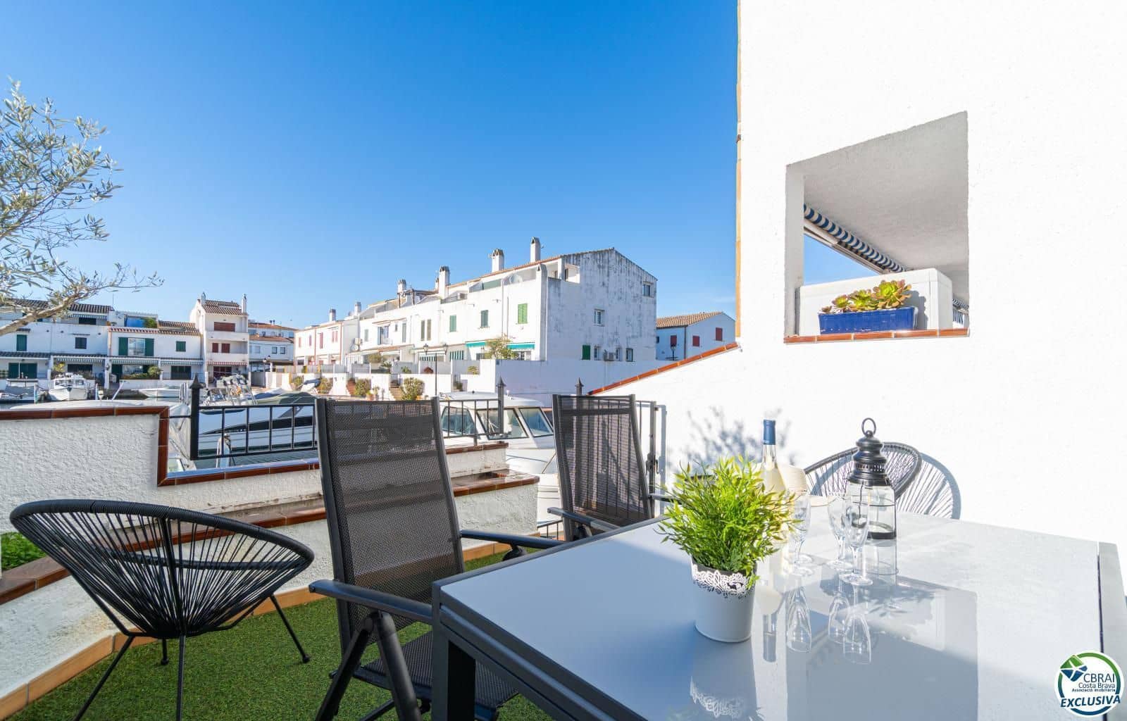 4 sypialnia Willa na sprzedaż w Empuriabrava z garażem - 455 000 € (Ref: 9879388)