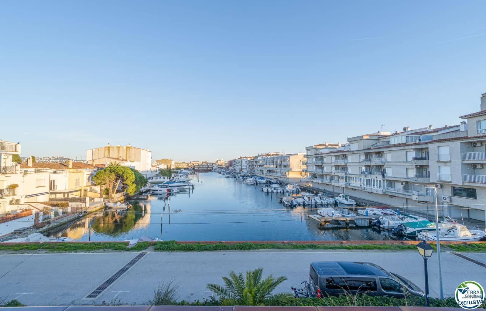 4 sypialnia Willa na sprzedaż w Empuriabrava z garażem - 455 000 € (Ref: 9879388)