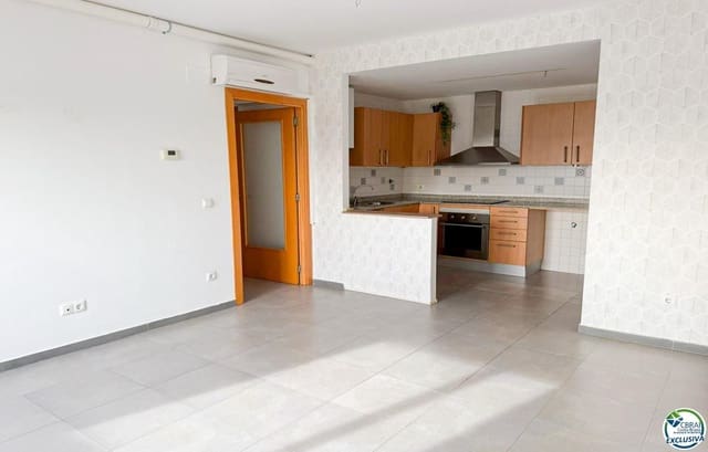 3 sypialnia Apartament na sprzedaż w Figueres z basenem garażem - 275 000 € (Ref: 9879389)