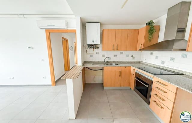 3 sypialnia Apartament na sprzedaż w Figueres z basenem garażem - 275 000 € (Ref: 9879389)