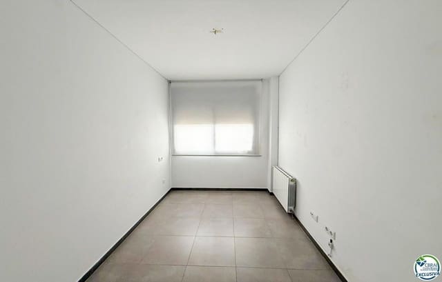 3 sypialnia Apartament na sprzedaż w Figueres z basenem garażem - 275 000 € (Ref: 9879389)