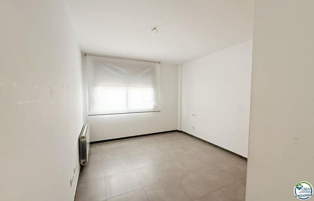 3 sypialnia Apartament na sprzedaż w Figueres z basenem garażem - 275 000 € (Ref: 9879389)