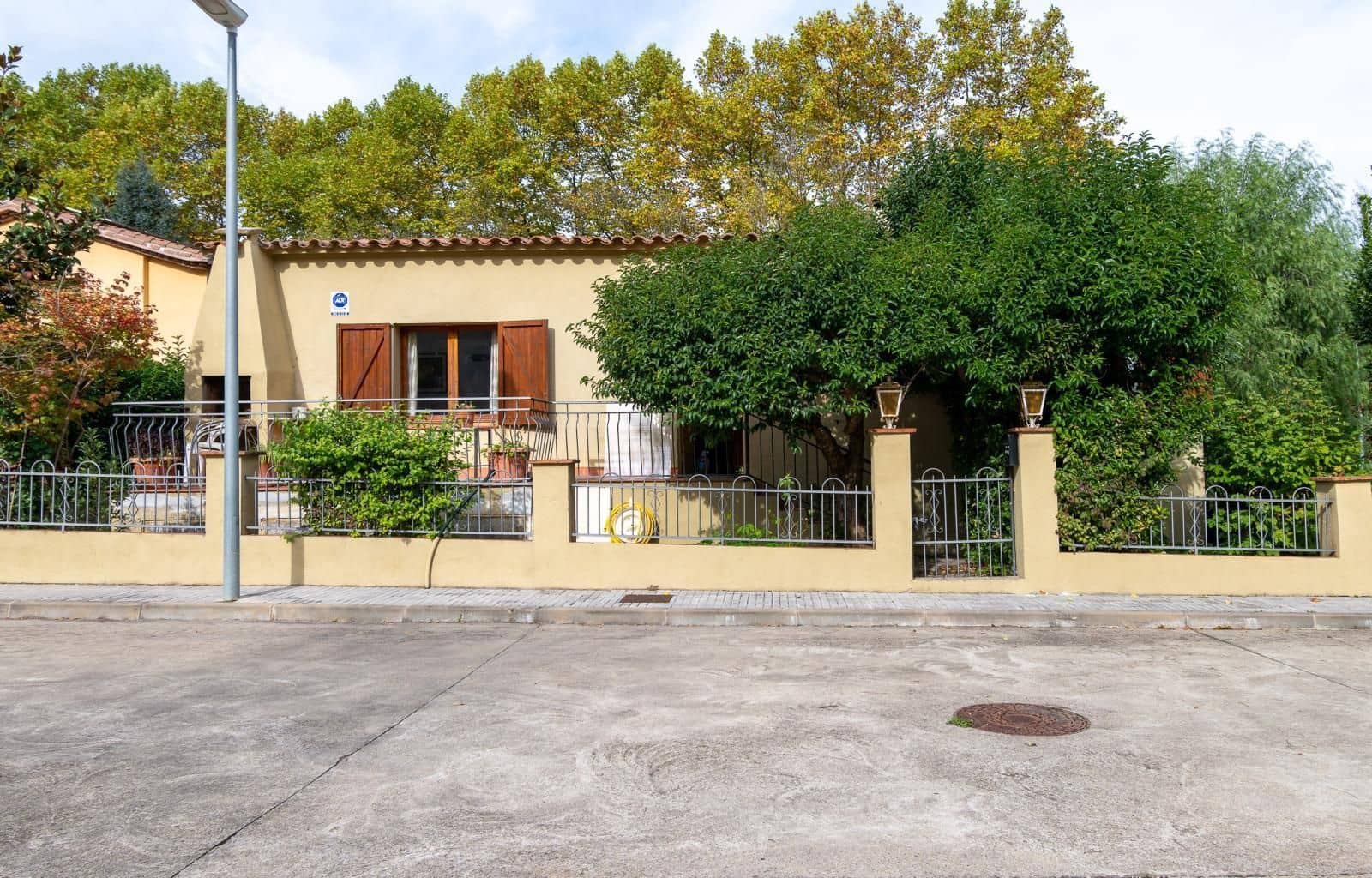 4 sypialnia Willa na sprzedaż w Sant Llorenc de la Muga z garażem - 370 000 € (Ref: 9879390)