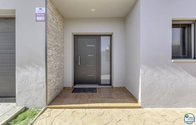 4 quarto Moradia para venda em Cistella com piscina garagem - 730 000 € (Ref: 9879391)