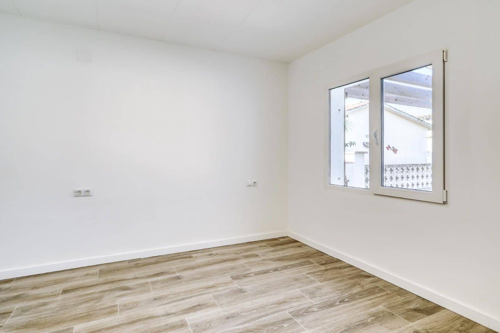 2 makuuhuone Huvila myytävänä paikassa Empuriabrava - 339 000 € (Ref: 9879393)