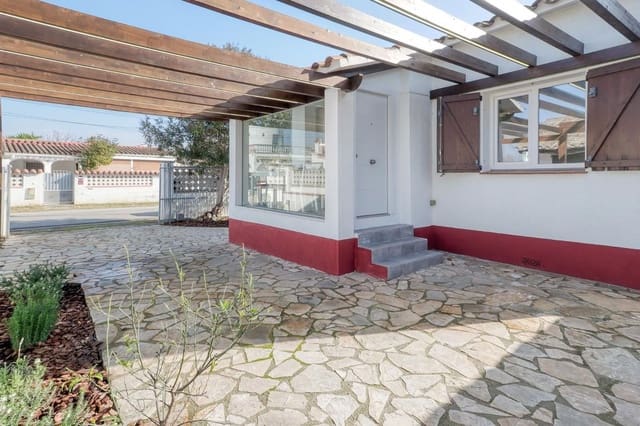2 makuuhuone Huvila myytävänä paikassa Empuriabrava, Castelló d'Empúries - 339 000 € (Ref: 9879393)