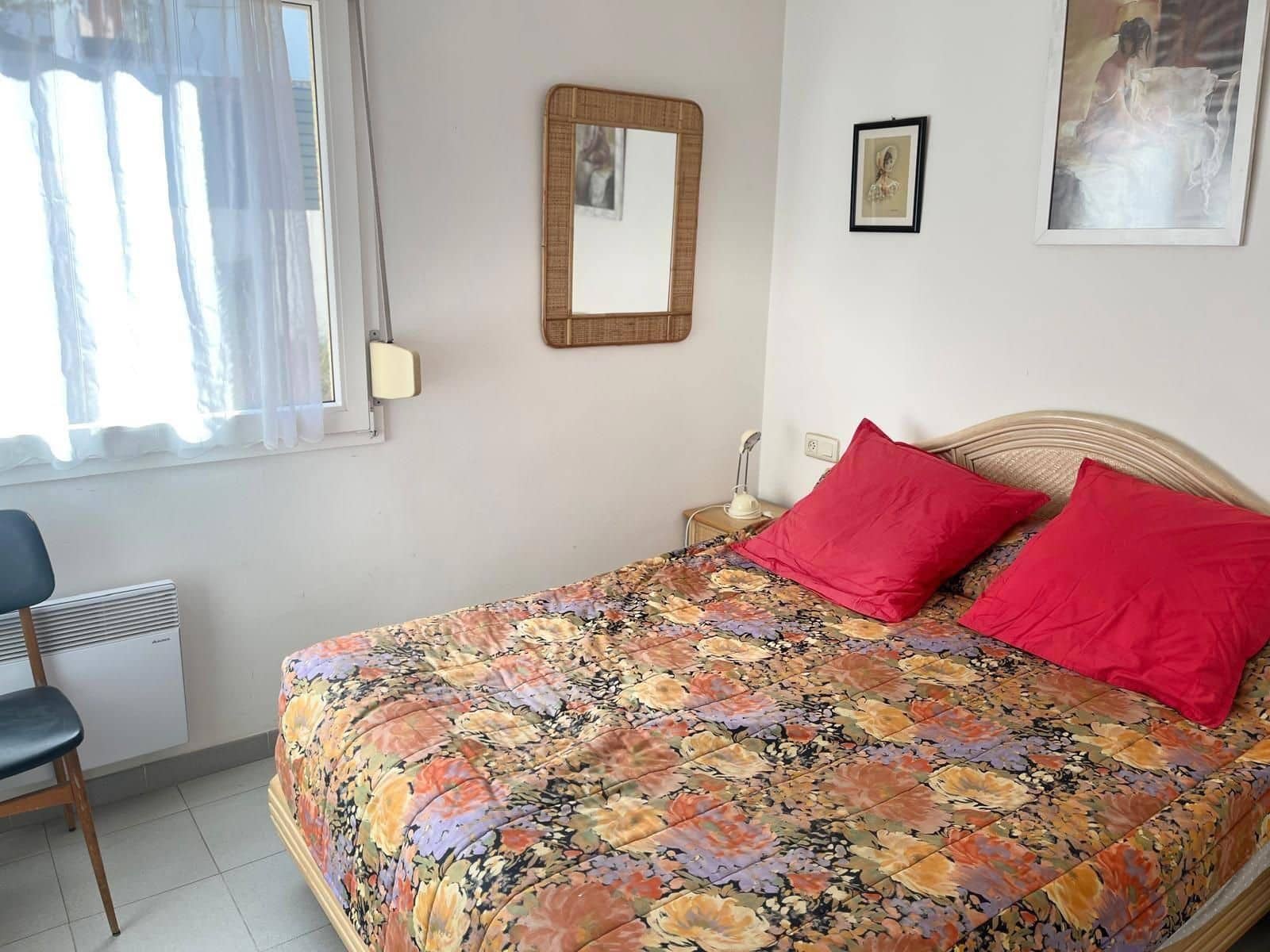 2 bedroom Flat for sale in Roses with garage - € 265,000 (Ref: 9879394)