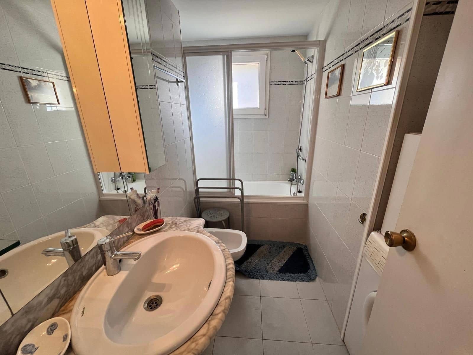 2 bedroom Flat for sale in Roses with garage - € 265,000 (Ref: 9879394)