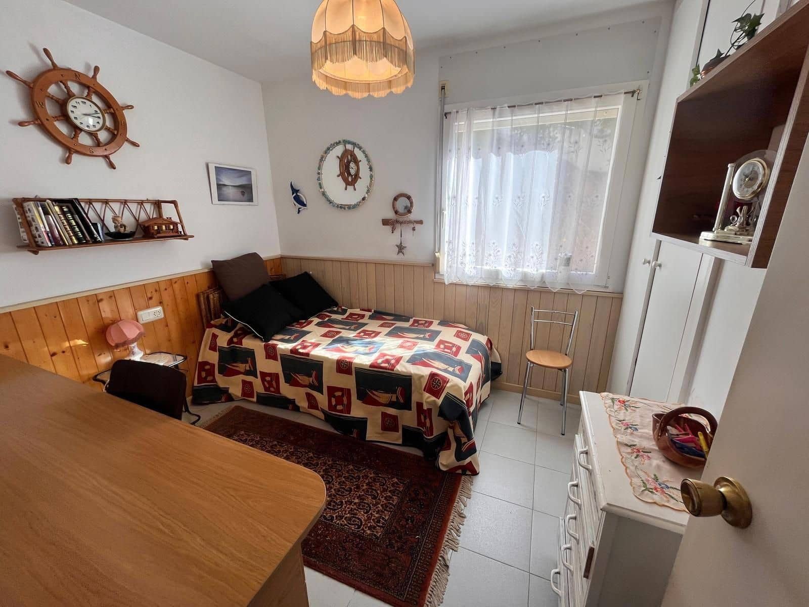 2 bedroom Flat for sale in Roses with garage - € 265,000 (Ref: 9879394)