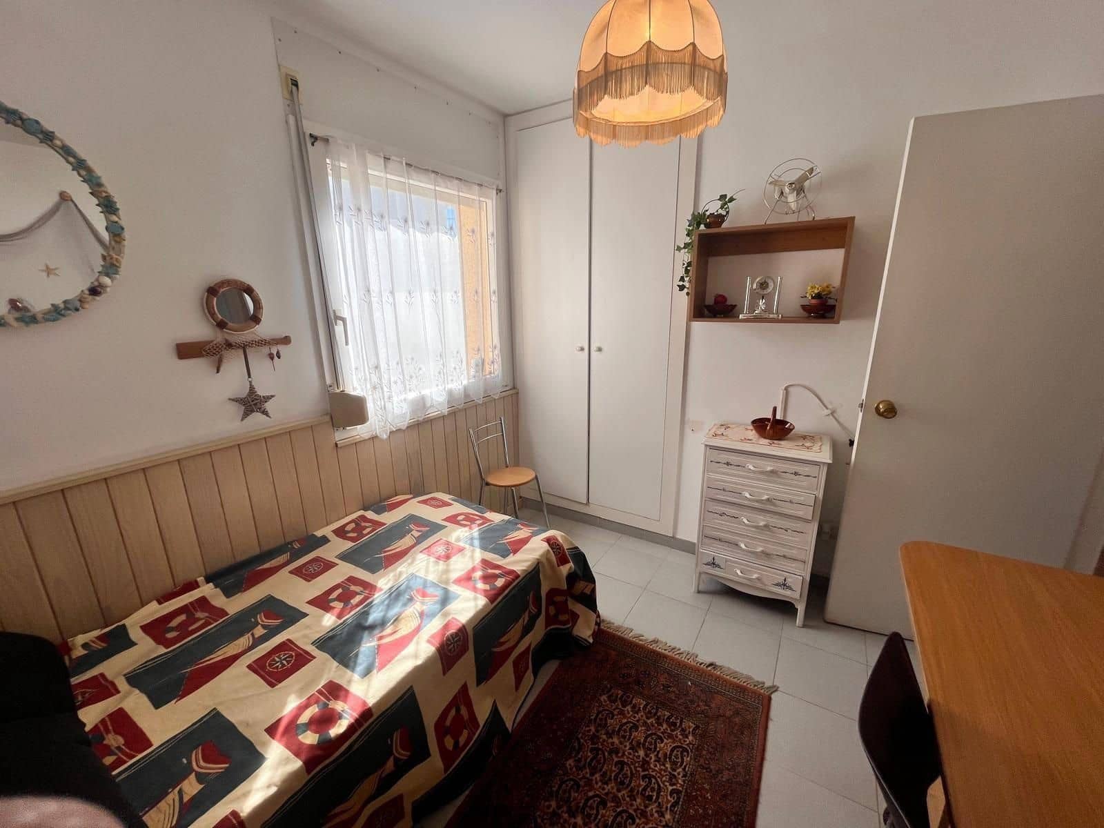 2 bedroom Flat for sale in Roses with garage - € 265,000 (Ref: 9879394)
