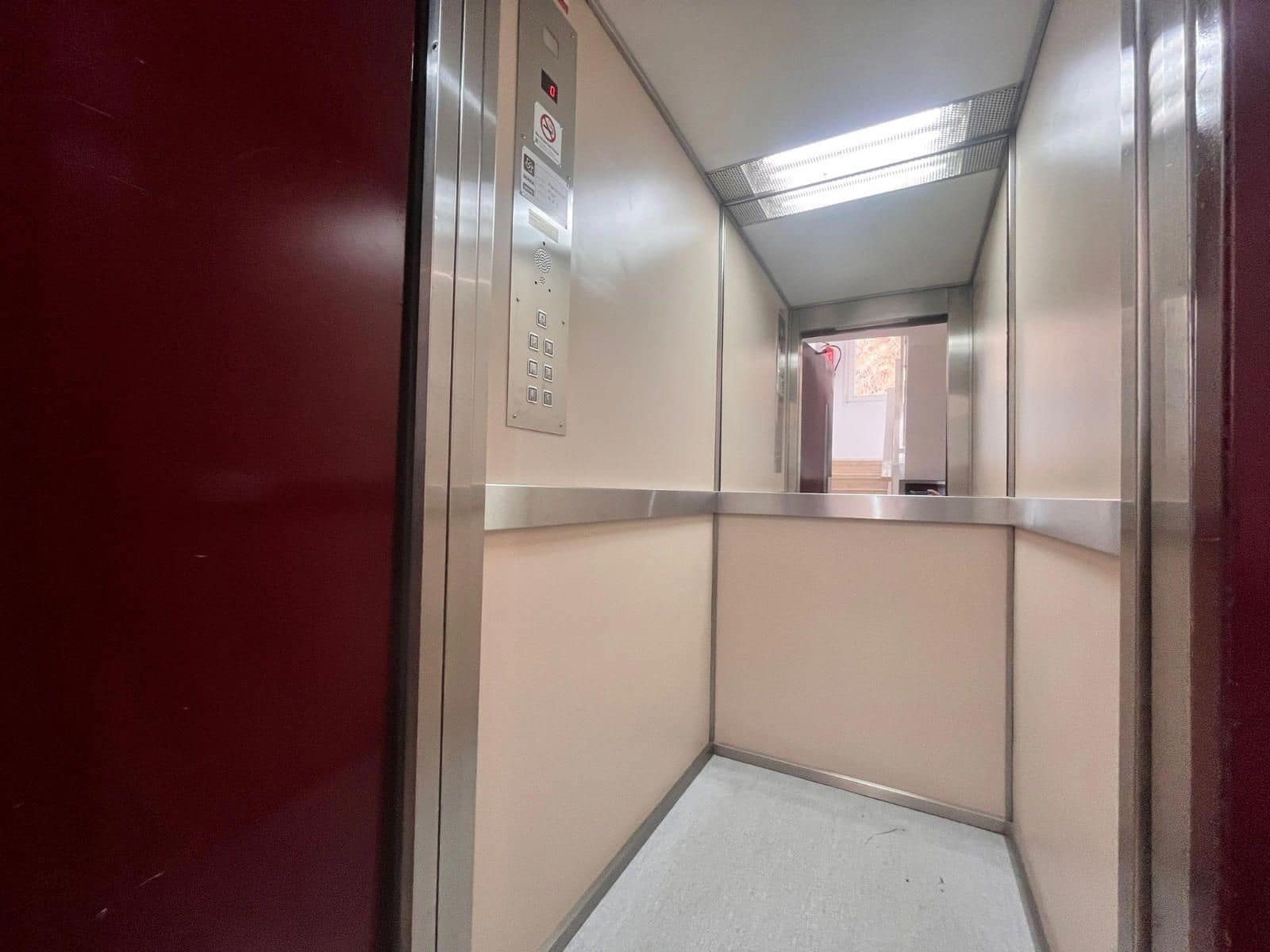 2 bedroom Flat for sale in Roses with garage - € 265,000 (Ref: 9879394)
