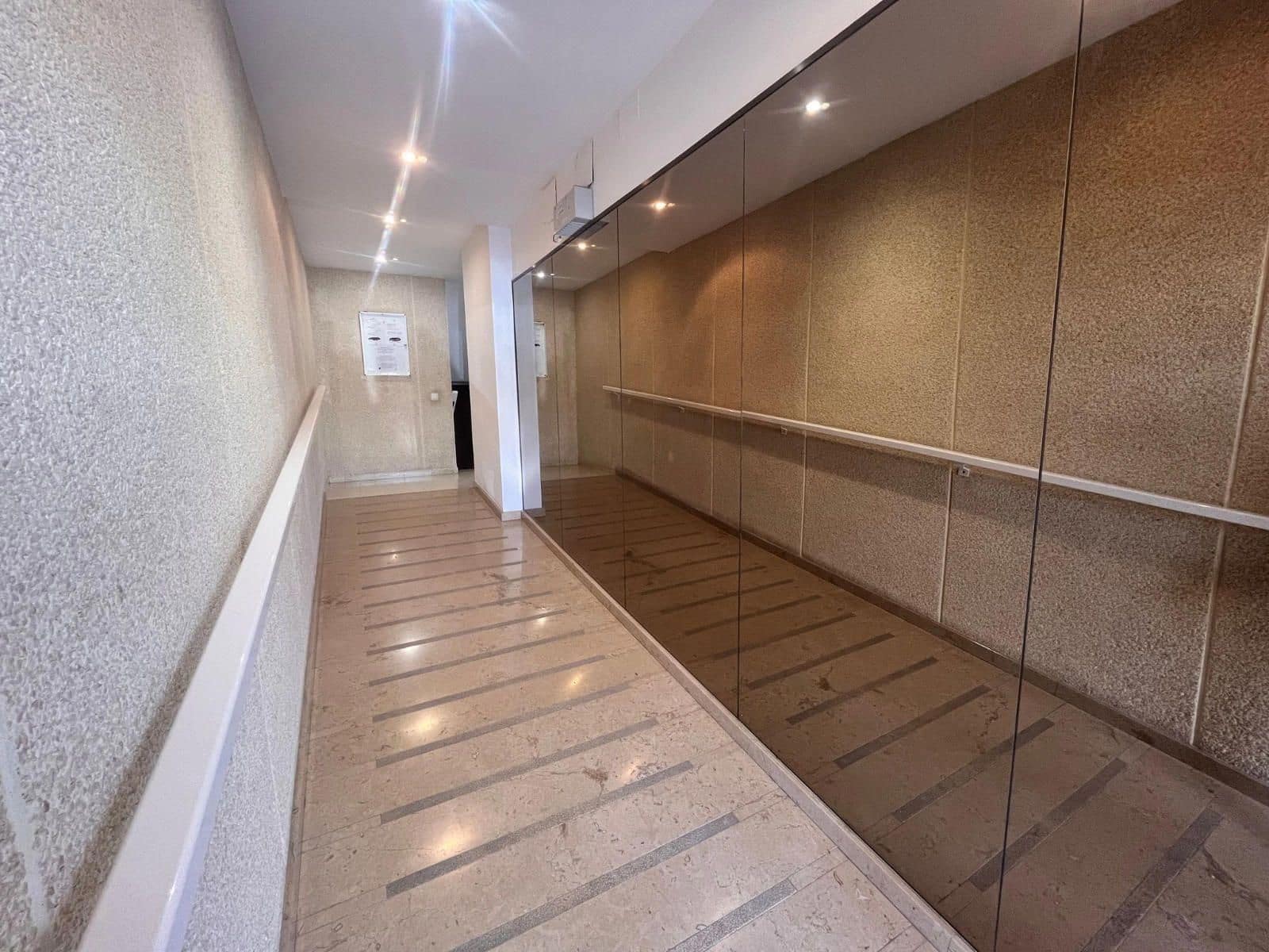 2 bedroom Flat for sale in Roses with garage - € 265,000 (Ref: 9879394)