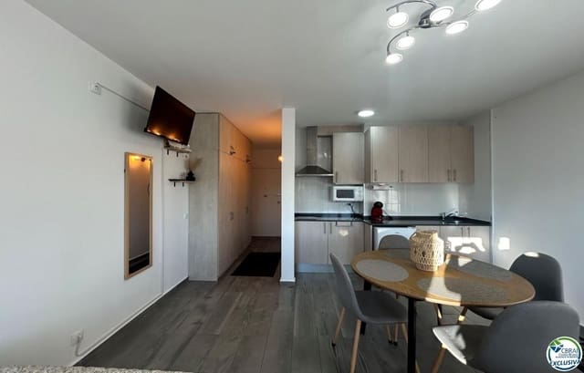 Studio till salu i Empuriabrava, Castelló d'Empúries - 134 000 € (Ref: 9879397)