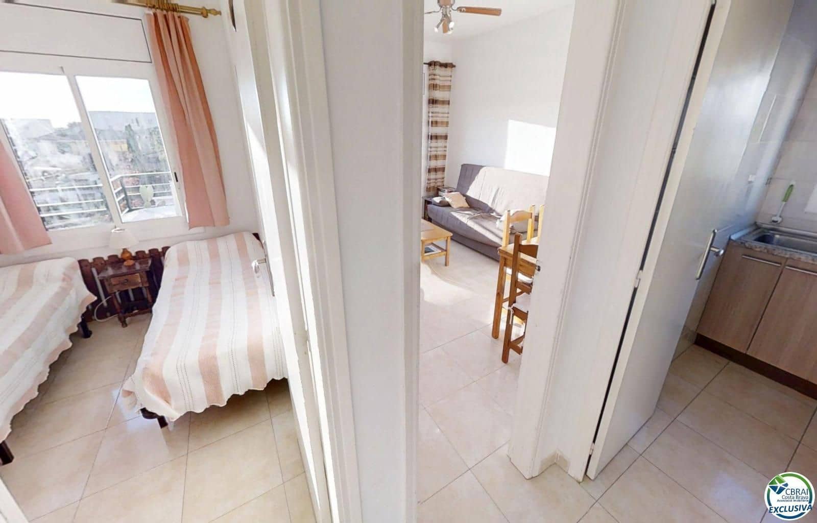 2 makuuhuone Huoneisto myytävänä paikassa Roses mukana uima-altaan 
autotalli - 185 000 € (Ref: 9879398)