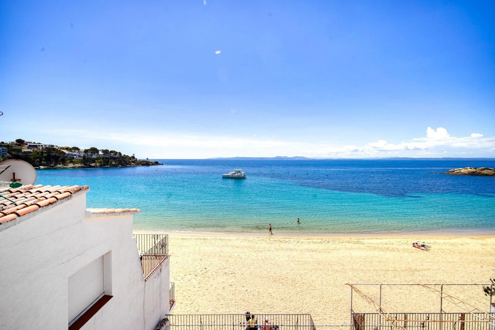 1 bedroom Apartment for sale in Roses with garage - € 370,000 (Ref: 9879400)