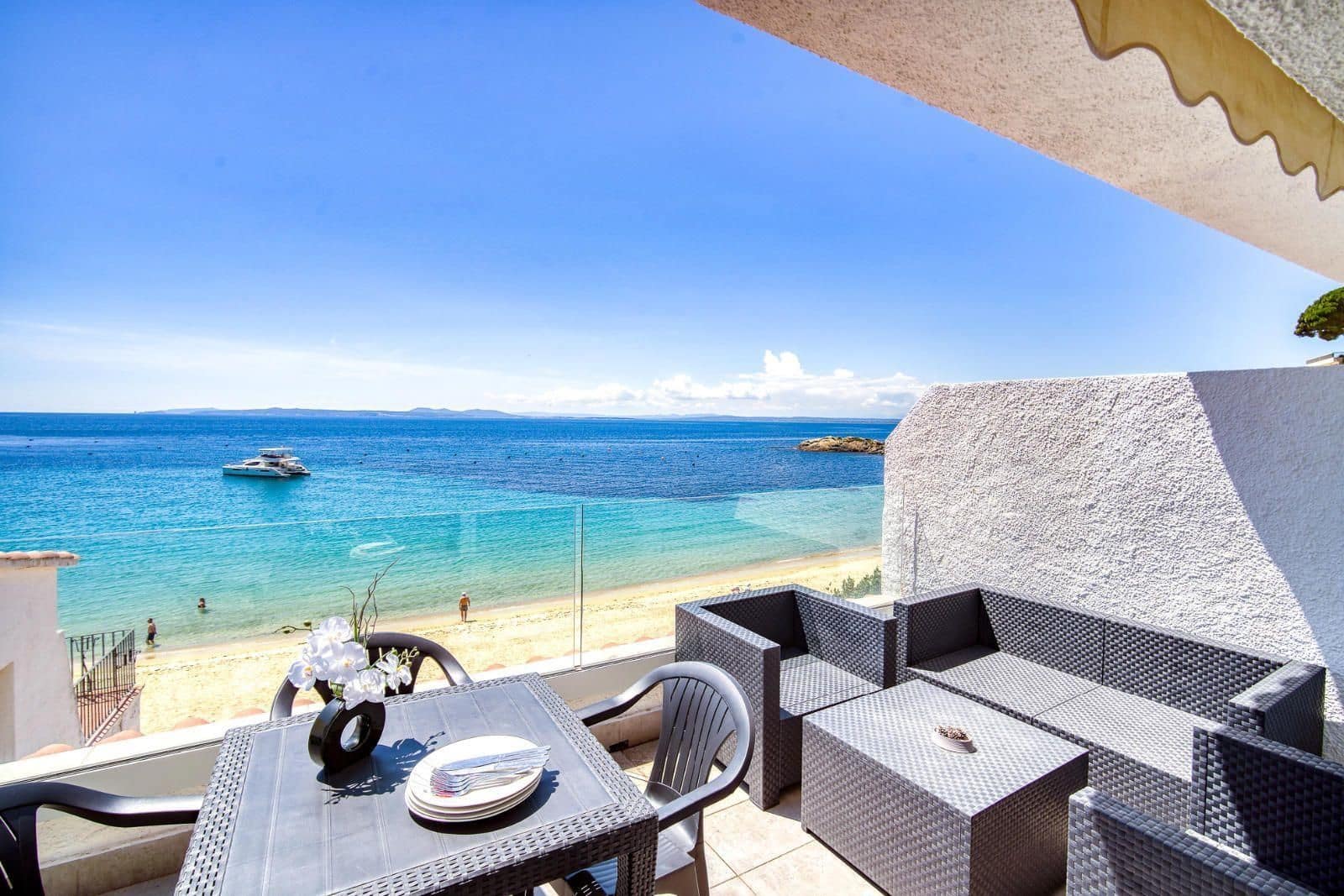 1 bedroom Apartment for sale in Roses with garage - € 370,000 (Ref: 9879400)