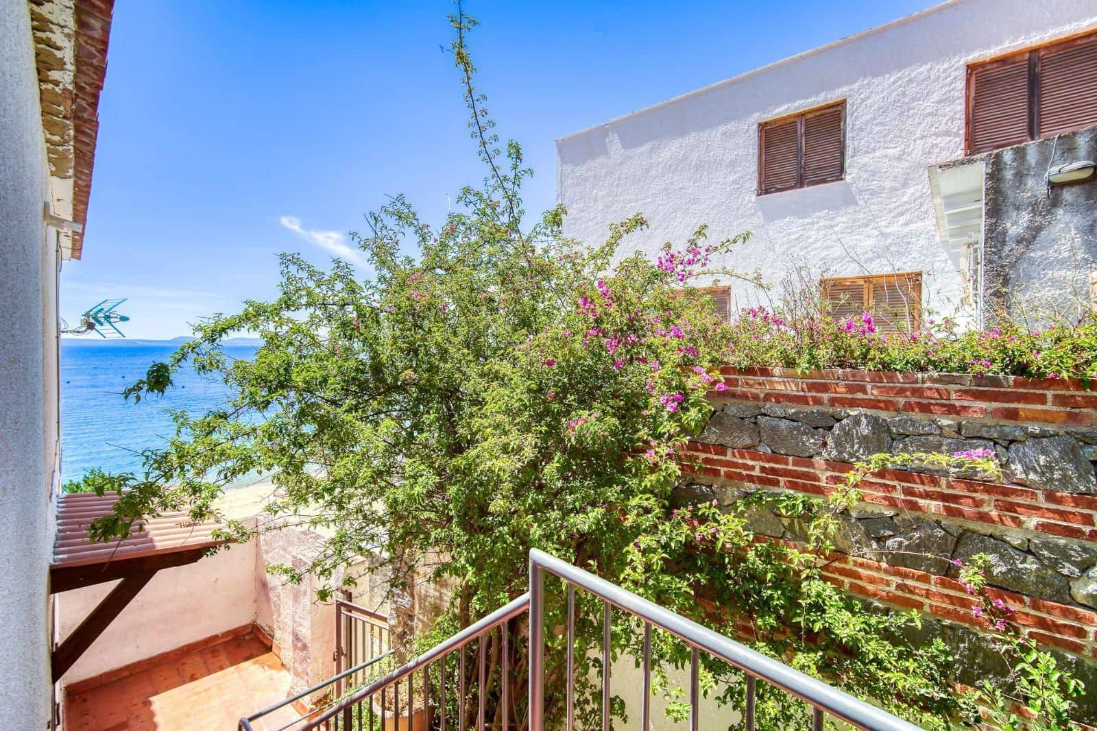 1 bedroom Apartment for sale in Roses with garage - € 370,000 (Ref: 9879400)