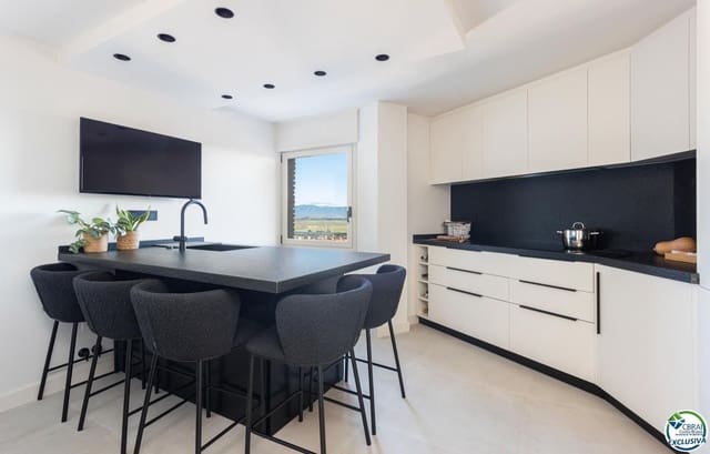 4 makuuhuone Asunto myytävänä paikassa Figueres mukana 
autotalli - 523 000 € (Ref: 9879405)