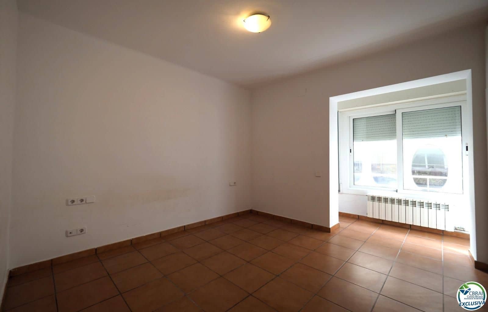 3 quarto Apartamento para venda em Roses - 229 000 € (Ref: 9879412)