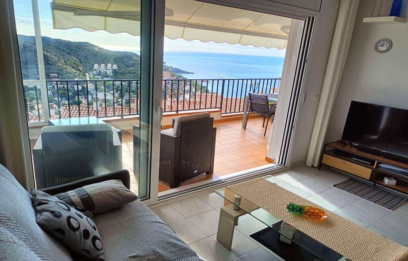 2 bedroom Apartment for sale in Roses with garage - € 295,000 (Ref: 9879415)