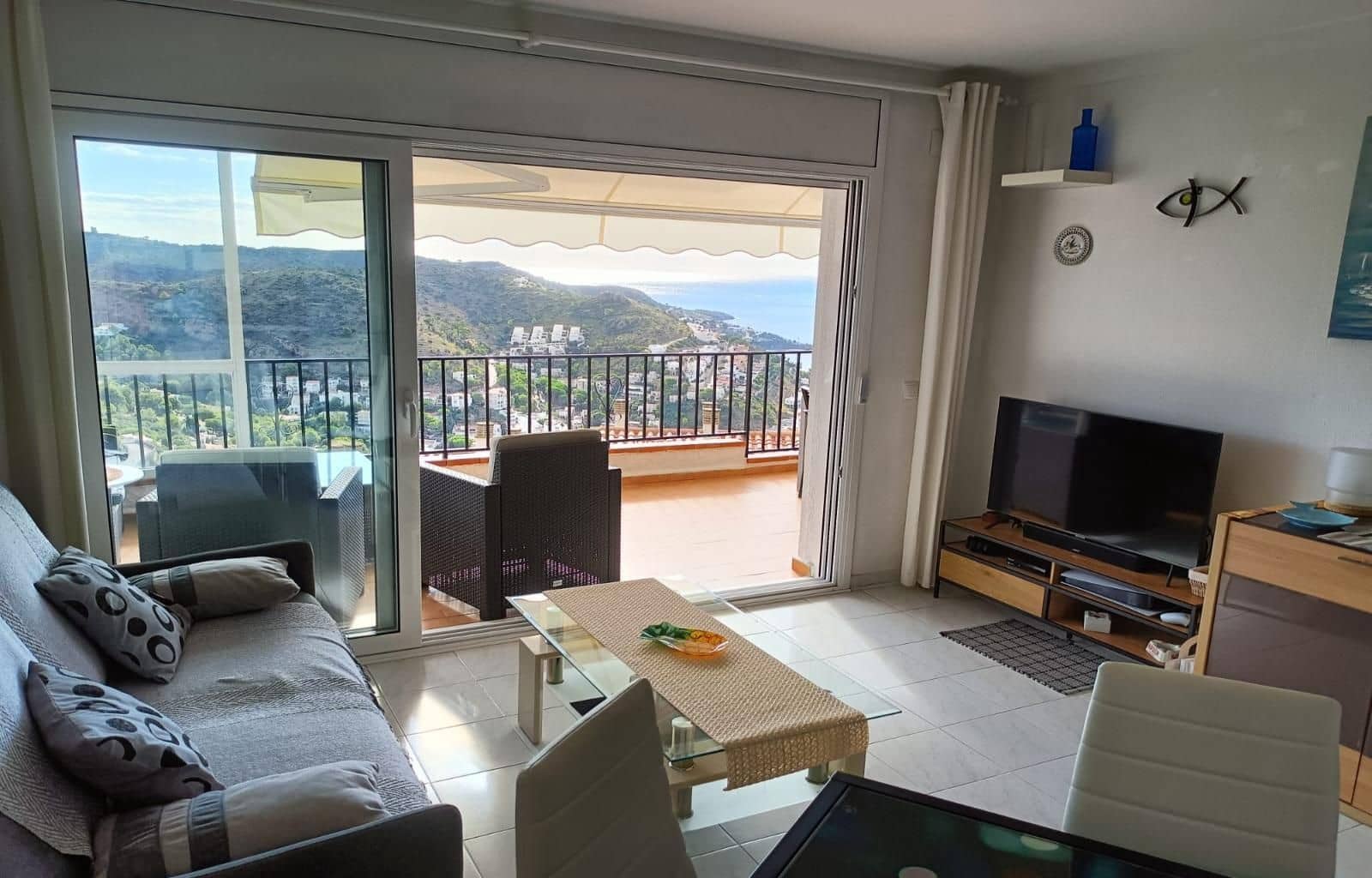 2 bedroom Apartment for sale in Roses with garage - € 295,000 (Ref: 9879415)