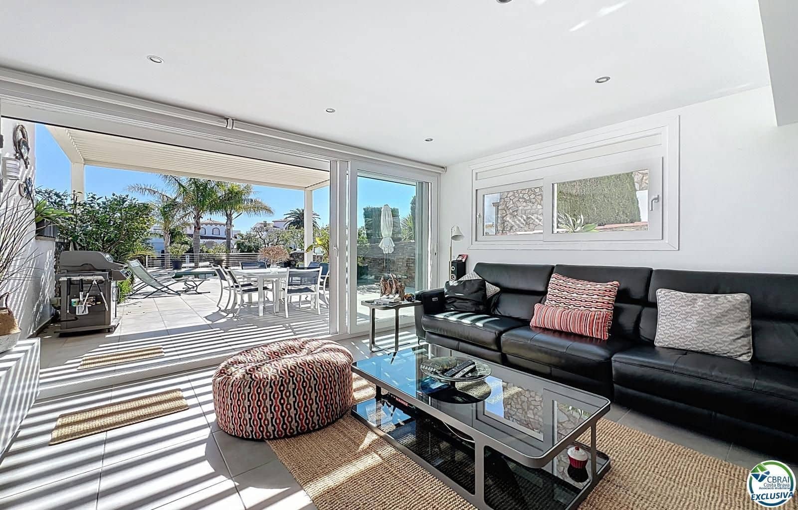 3 soverom Villa til salgs i Empuriabrava med svømmebasseng garasje - € 930 000 (Ref: 9879416)