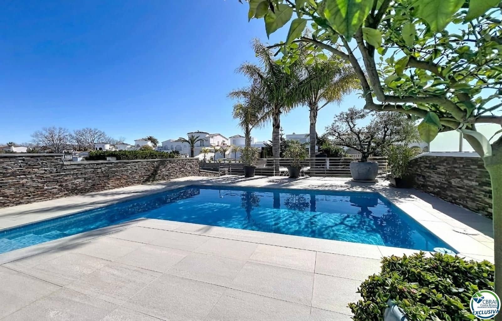3 soverom Villa til salgs i Empuriabrava med svømmebasseng garasje - € 930 000 (Ref: 9879416)