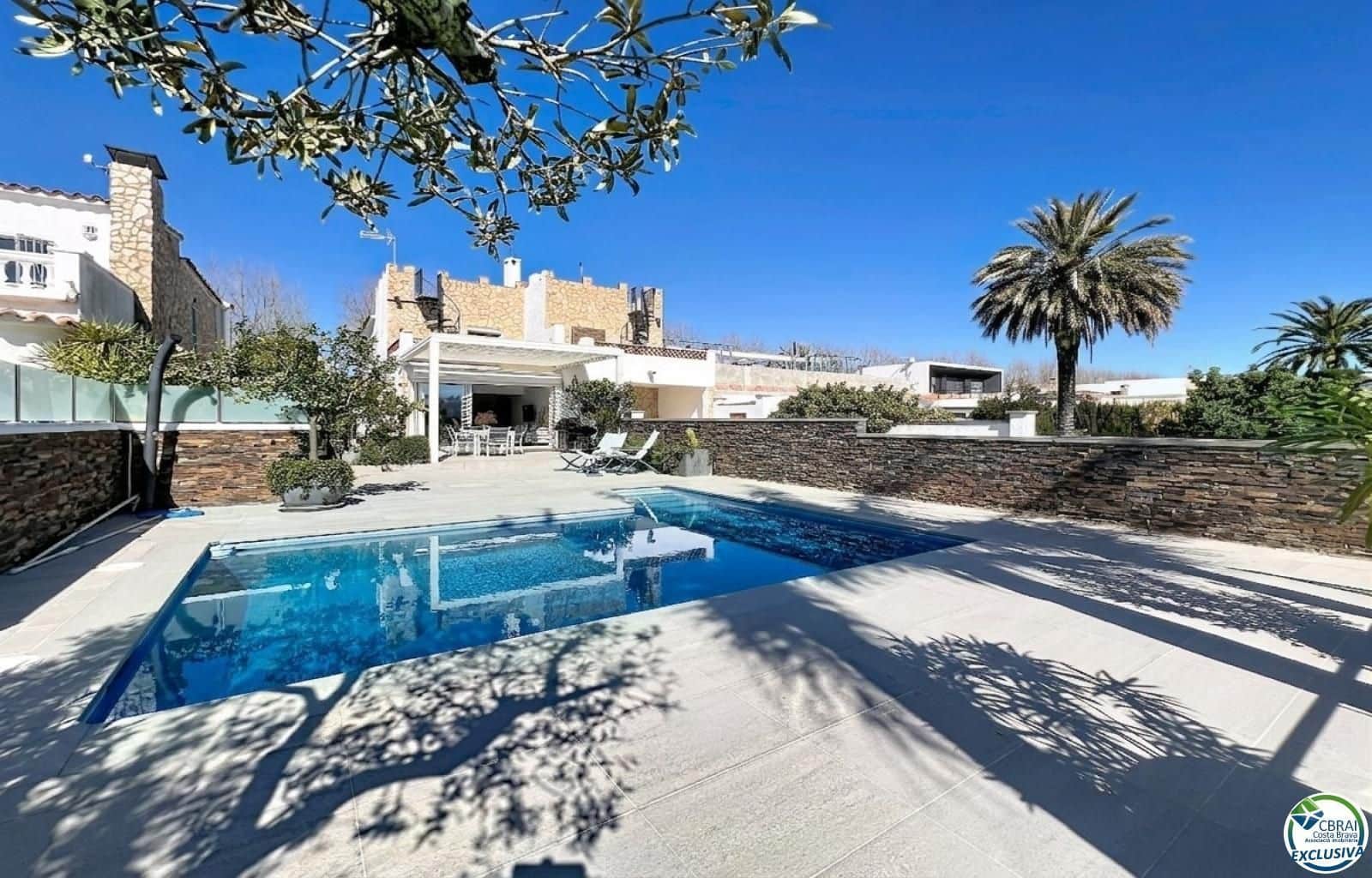 3 soverom Villa til salgs i Empuriabrava med svømmebasseng garasje - € 930 000 (Ref: 9879416)
