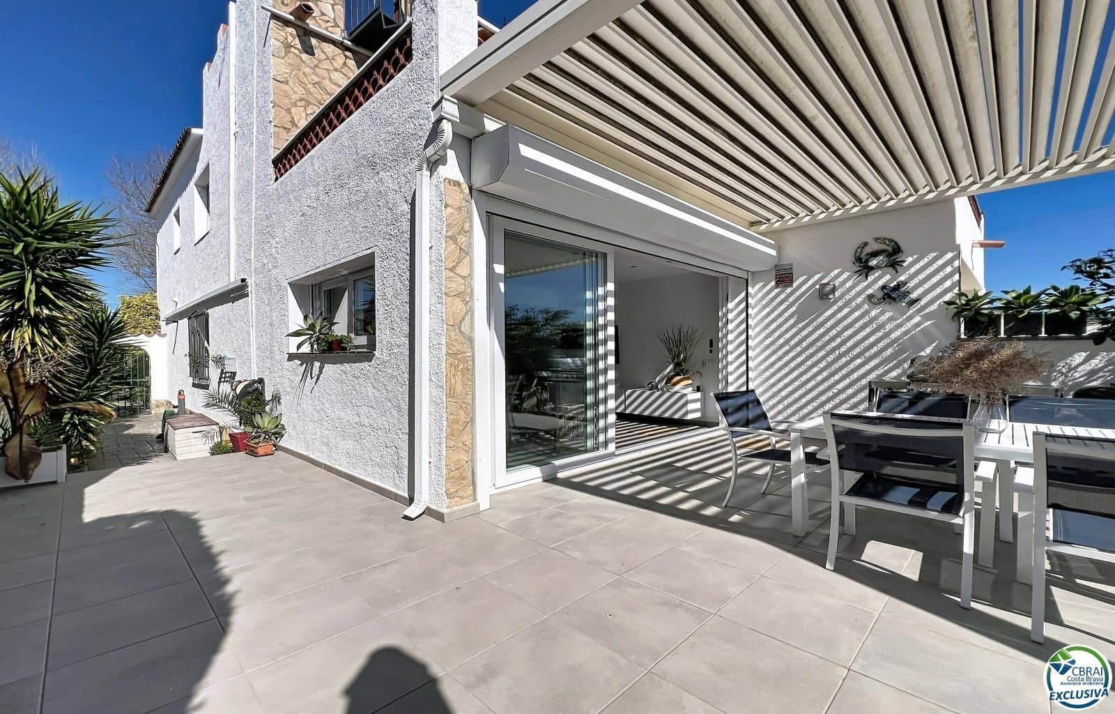 3 soverom Villa til salgs i Empuriabrava med svømmebasseng garasje - € 930 000 (Ref: 9879416)