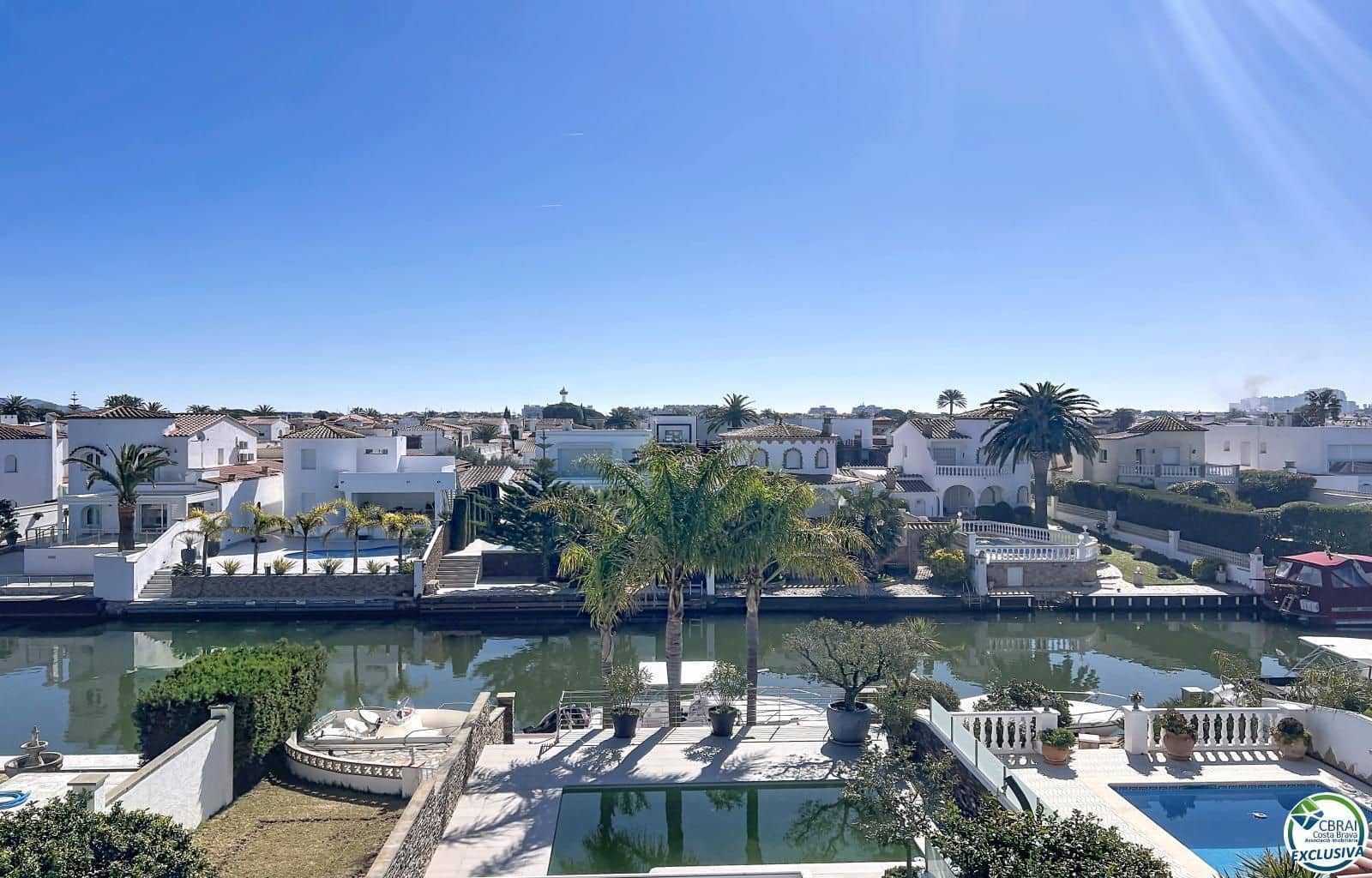 3 soverom Villa til salgs i Empuriabrava med svømmebasseng garasje - € 930 000 (Ref: 9879416)
