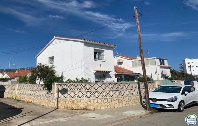3 sovrum Villa till salu i Santa Margarida, Roses med pool - 349 000 € (Ref: 9879417)