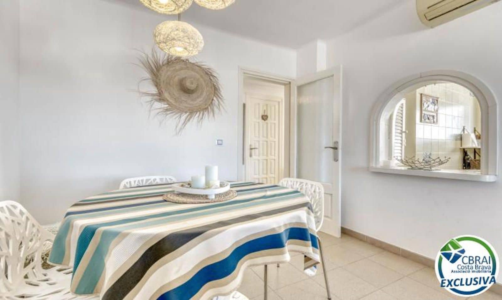 2 makuuhuone Huoneisto myytävänä paikassa Roses - 235 000 € (Ref: 9879419)