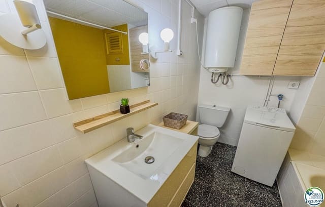 Studio te koop in Roses met zwembad - € 81.000 (Ref: 9879421)