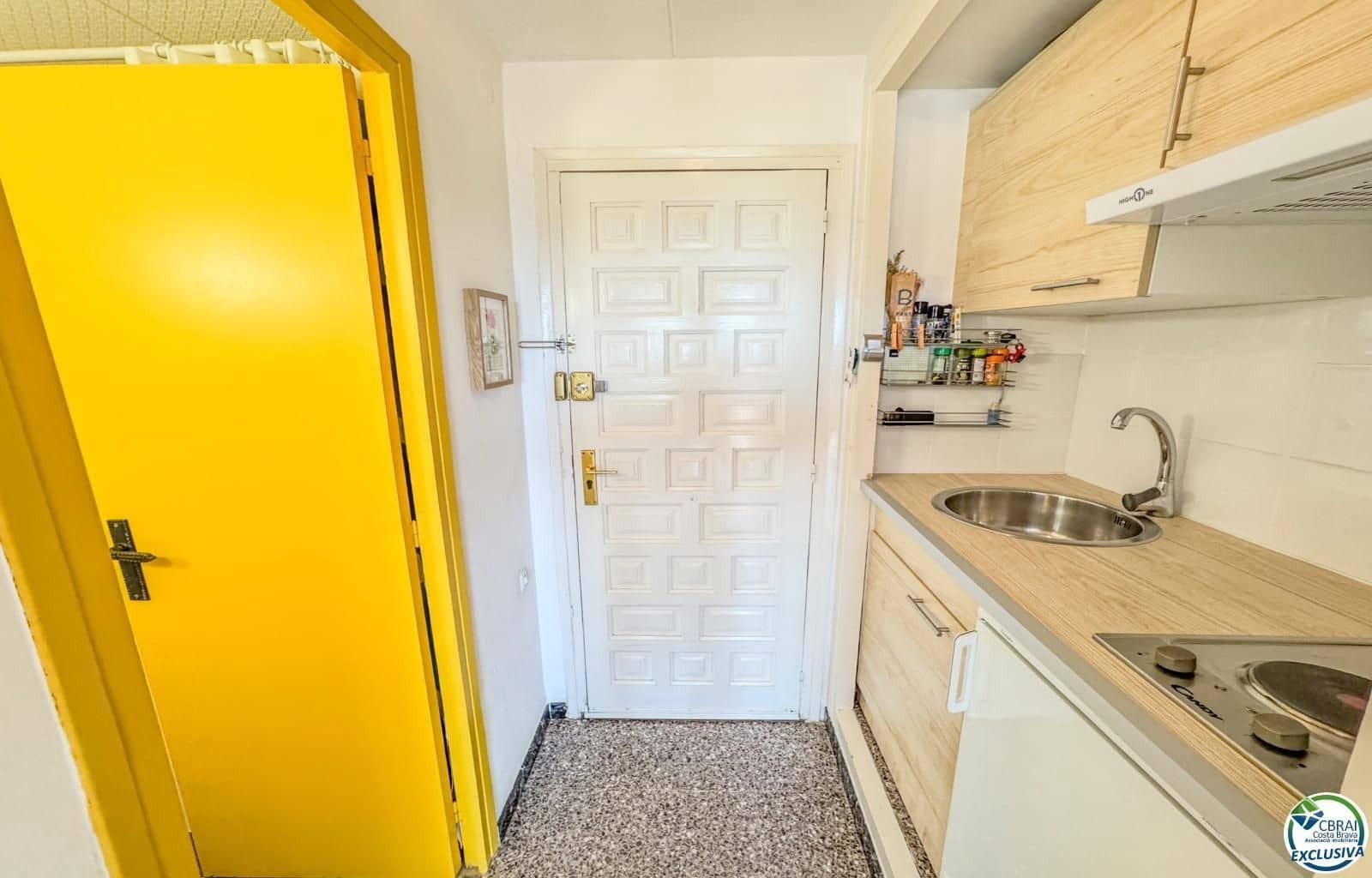 Studio te koop in Roses met zwembad - € 81.000 (Ref: 9879421)
