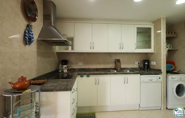 3 makuuhuone Asunto myytävänä paikassa Llançà mukana 
autotalli - 247 000 € (Ref: 9879422)