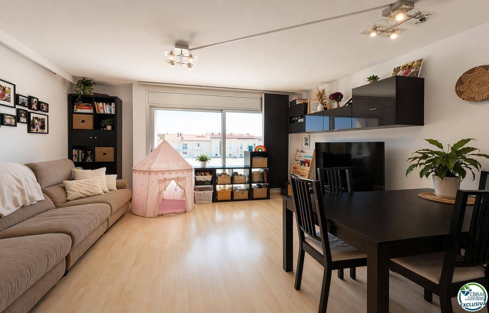 4 slaapkamer Flat te koop in Roses met garage - € 398.000 (Ref: 9879423)