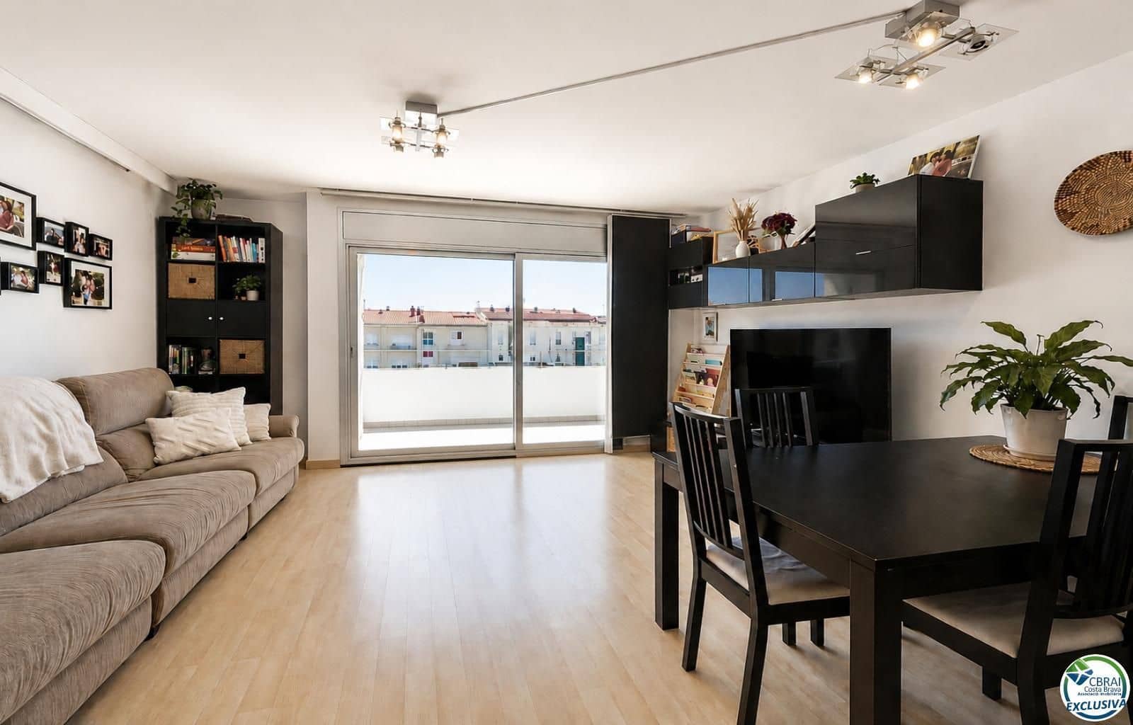 4 slaapkamer Flat te koop in Roses met garage - € 398.000 (Ref: 9879423)