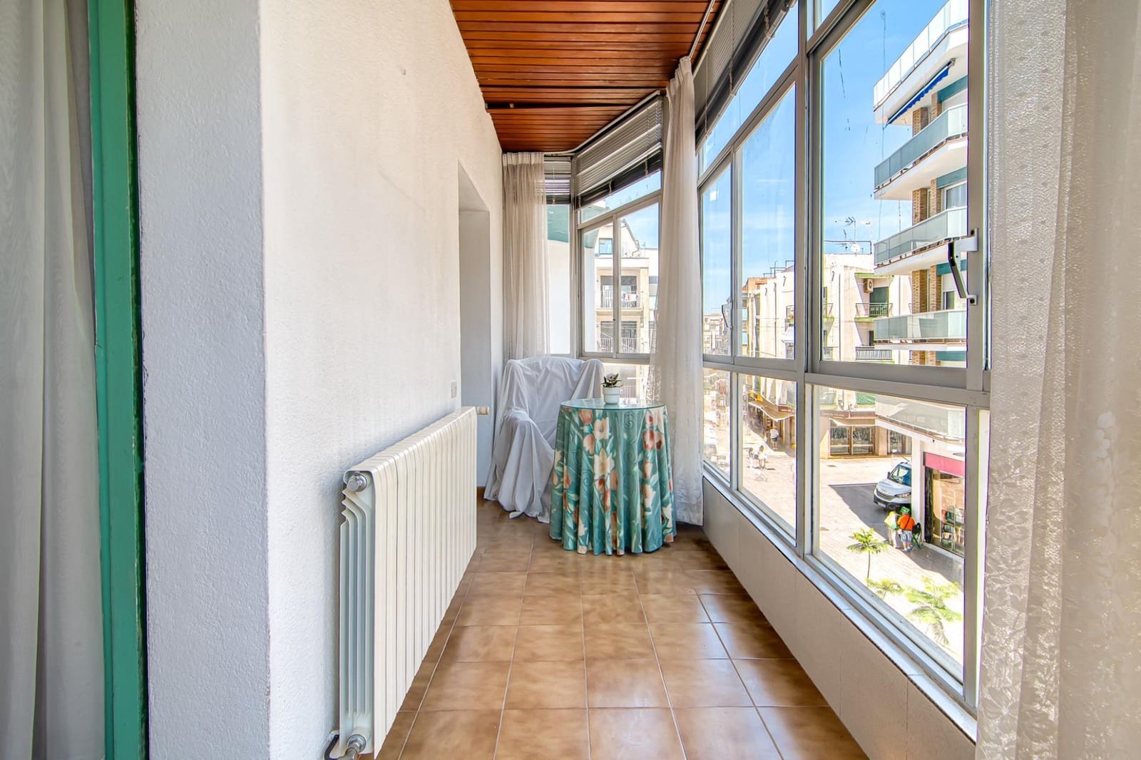 3 slaapkamer Flat te koop in Roses - € 240.000 (Ref: 9879446)