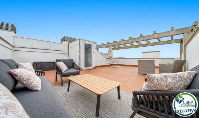 2 soveværelse Penthouse til salg i Santa Margarida, Roses med swimmingpool - € 235.000 (Ref: 9920574)